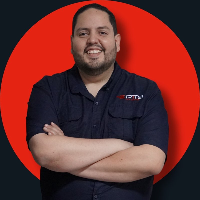 Marcelo Macías, fundador de Pits Car Center